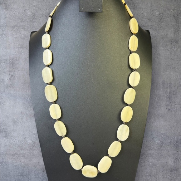 268. Avenue Women's‎ Beaded Necklace Organic Bone Silver Tone Clasp - Picture 1 of 5